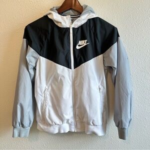 Nike Windrunner jacket youth medium